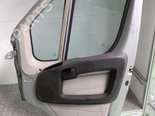 right-front-door-peugeot-boxer-van-2006-27928810 main image