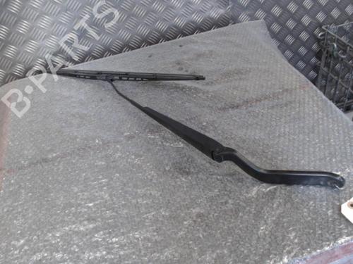 Used Front windshield wiper arm FORD FUSION (JU_) 1.4 TDCi (68 hp) 24765124