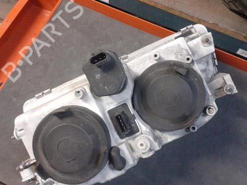 Right headlight VOLVO S40 I (644) 1.9 DI | BP24758644C29 