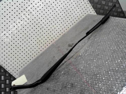 Used Front windshield wiper arm RENAULT TWINGO III (BCM_, BCA_) 1.0 SCe 70 (71 hp) 24763373