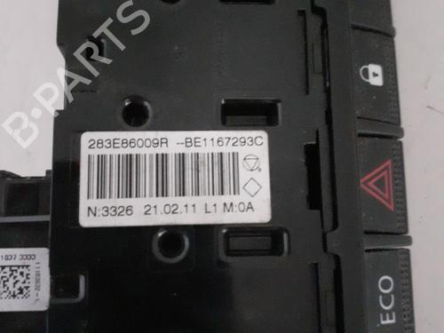 warning-switch-renault-clio-v-b7_-2019-27409094 main image