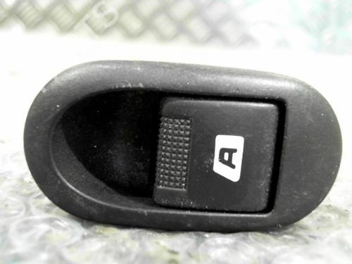 Used Right front window switch PEUGEOT 1007 (KM_) 1.6 HDi (109 hp) 24752300