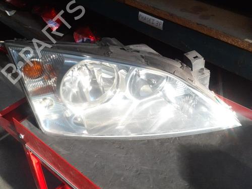 Right headlight FORD MONDEO III (B5Y) 1.8 16V | BP24768990C29 