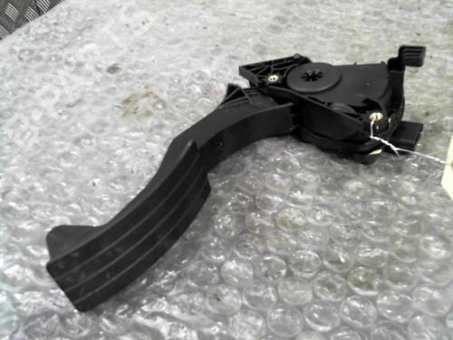 pedal-renault-twingo-iii-bcm_-bca_-2014-24754881 main image