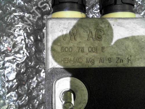 Used Gear lever VW POLO V (6R1, 6C1) 1.2 TSI 16V (90 hp) 24765473