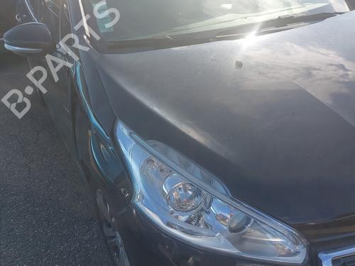 Armrest / Center console PEUGEOT 208 I (CA_, CC_) 1.6 HDi | BP29025354I20