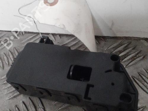 Used Fuel door actuator VOLVO S40 II (544) 1.6 D (110 hp) 24749111