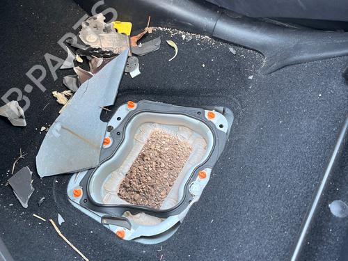 - Image 3