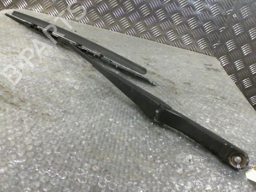 Used Front windshield wiper arm MERCEDES-BENZ M-CLASS (W163) ML 270 CDI (163.113) (163 hp) 24755652
