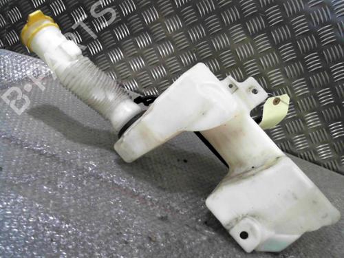 Used Windscreen washer tank FIAT 500X (334_) 1.6 D Multijet (334AXA1B, 334AXA11) (120 hp) 24765563
