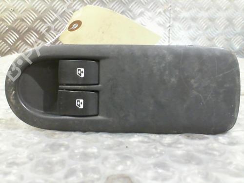 Used Switch Switch RENAULT SCÉNIC II (JM0/1_) 1.5 dCi (JM0F) (82 hp) 31200367 31200367