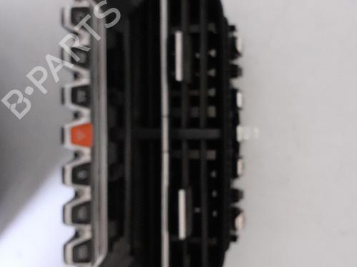 Used Climate control PEUGEOT 2008 II (UD_, US_, UY_, UJ_, UR_, UC_) 1.2 PureTech 100 (USHNK) (101 hp) 26008520