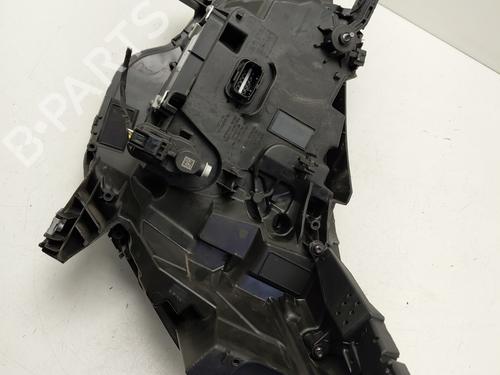 Right headlight RENAULT CLIO V (B7_) 1.0 TCe 90 (B7MT) | BP32423806C29