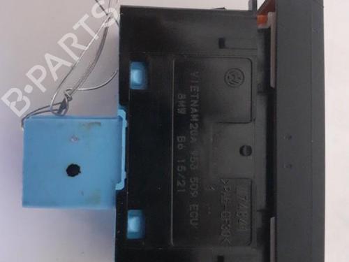 Bouton de warning VW T-ROC (A11, D11) 2.0 TDI (150 hp) 24760870
