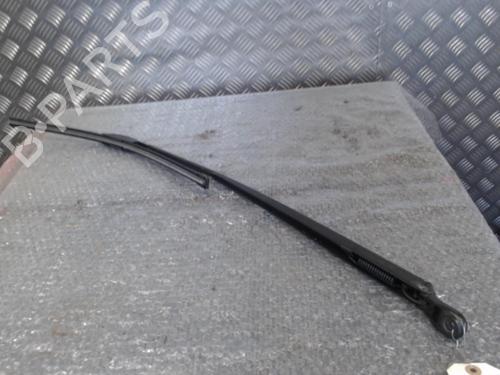 Used Front windshield wiper arm Front windshield wiper arm 24745134 24745134