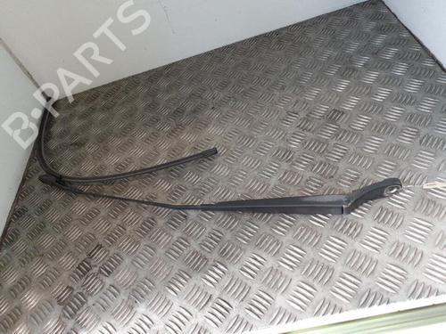 Used Front windshield wiper arm PEUGEOT 5008 (0U_, 0E_) 2.0 HDi 150 / BlueHDi 150 (150 hp) 24766907
