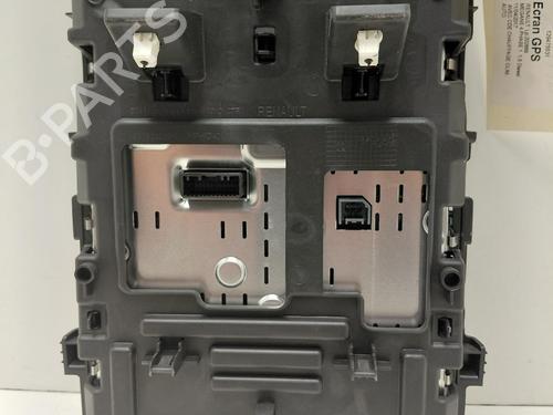display-monitor-renault-megane-iv-hatchback-b9amn_-2015-37754641 main image