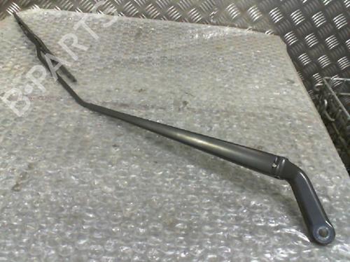 Used Front windshield wiper arm PEUGEOT 206 Hatchback (2A/C) 1.4 i (75 hp) 24745597