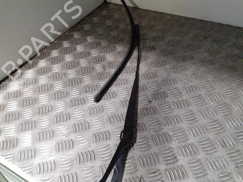 Used Front windshield wiper arm Front windshield wiper arm 37754872 37754872