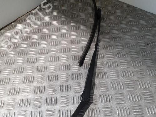 Used Front windshield wiper arm VW TIGUAN (5N_) 2.0 TDI 4motion (140 hp) 24742301