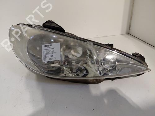 Used Right headlight PEUGEOT 206 Hatchback (2A/C) 1.4 HDi eco 70 (68 hp) 31063876