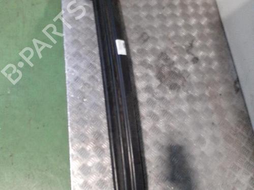 Used Rear bumper reinforcement VW PASSAT B6 (3C2) 2.0 FSI (150 hp) 24746812