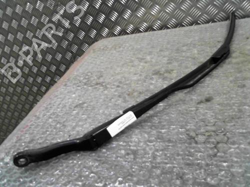 Used Front windshield wiper arm PEUGEOT 206 Hatchback (2A/C) 2.0 HDI 90 (90 hp) 24754996