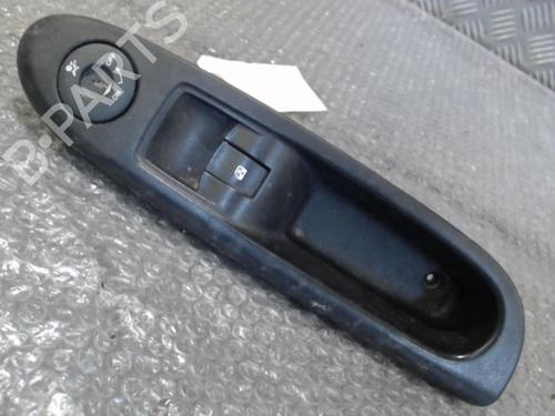 Used Right front window switch Right front window switch RENAULT CLIO II (BB_, CB_) 1.5 dCi (B/CB08) (82 hp) 24754558 24754558