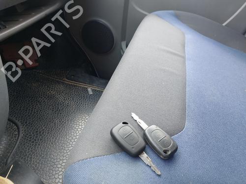 Left headlight RENAULT TRAFIC II Bus (JL) 2.0 dCi 90 (JL00, JL01, JL0H, JL0M, JL0P, JL0S) | BP31716719C28  - Image 44