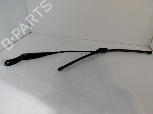 Used Front windshield wiper arm Front windshield wiper arm PEUGEOT 208 I (CA_, CC_) 1.2 VTI 82 (82 hp) 30091732 30091732