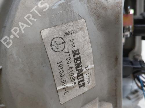Used Right headlight Right headlight RENAULT TWINGO I (C06_) 1.2 (C066, C068) (58 hp) 33044298 33044298