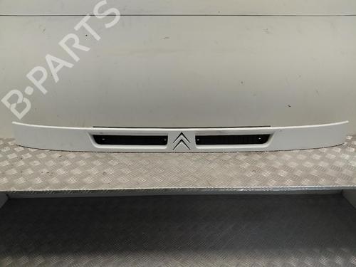 Used Grille Grille 37270940 37270940
