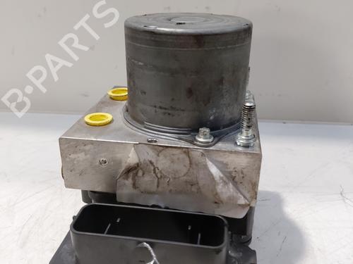 Used ABS pump ABS pump RENAULT KANGOO Express (FW0/1_) 1.5 dCi 95 (FW16) (95 hp) 30604671 30604671