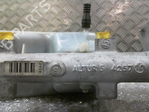 Used Brake master cylinder Brake master cylinder RENAULT TRAFIC II Van (FL) 2.0 dCi 90 (FL0H, FL00, FL01, FL0M, FL0P, FL0S) (90 hp) 24742616 24742616
