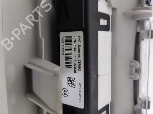 interior-roof-light-peugeot-expert-van-v_-2016-28819052 main image