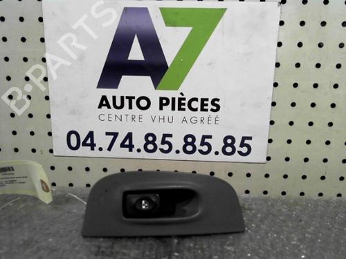 Used Right front window switch RENAULT MEGANE I (BA0/1_) 1.9 dCi (BA05, BA1F) (102 hp) 24763631