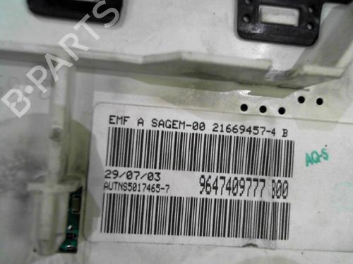 Used Display monitor Display monitor PEUGEOT 206 SW (2E/K) 1.4 HDi (68 hp) 24745488 24745488