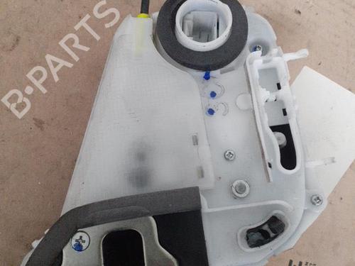 Used Rear left lock TOYOTA YARIS (_P13_) 1.4 D (NLP130_, NLP130) (90 hp) 24759101