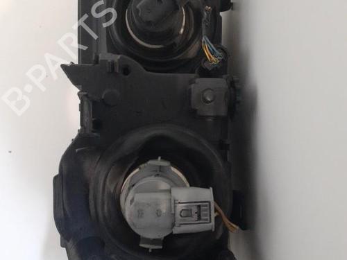 Used Right headlight BMW 3 (E46) 318 i (118 hp) 24760841
