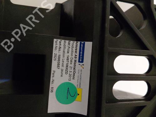 Armrest / Center console PEUGEOT 208 I (CA_, CC_) 1.6 HDi | BP29025354I20