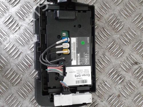 display-monitor-renault-megane-iii-hatchback-bz01_-b3_-2008-24747262 main image