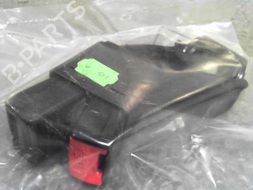 Used Seat buckle RENAULT MEGANE I (BA0/1_) 1.4 16V (BA0D, BA1H, BA0W, BA10) (95 hp) 24763546