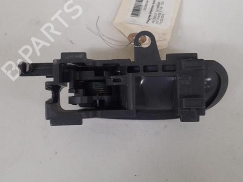 Højre fortil invendig håndtag PEUGEOT 107 (PM_, PN_) 1.0 (68 hp) 31200394