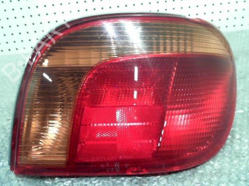 Højre baglygte TOYOTA YARIS (_P1_) 1.5 (NCP13_, NCP13R) (106 hp) 24763379