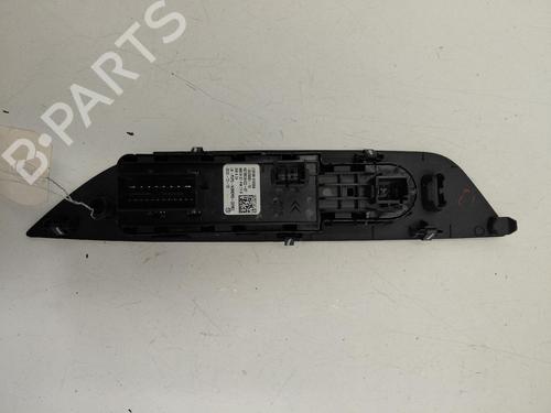 Used Left front window switch Left front window switch PEUGEOT 208 II (UB_, UP_, UW_, UJ_) 1.2 PureTech 100 (101 hp) 39257504 39257504