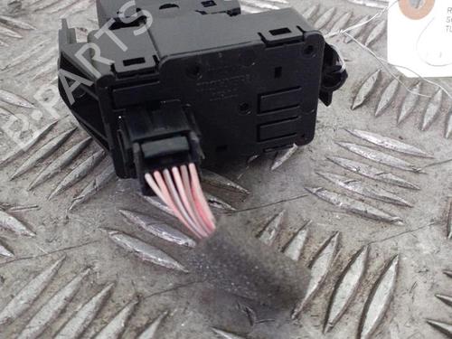 Used Switch Switch RENAULT SCÉNIC III (JZ0/1_) 1.9 dCi (JZ0J, JZ1J, JZ1K, JZ1S) (131 hp) 24758946 24758946