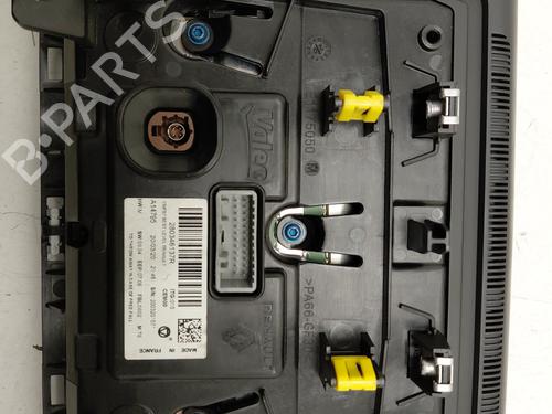 Used Display monitor Display monitor RENAULT CLIO V (B7_) 1.5 Blue dCi 85 (B7AG) (86 hp) 33722568 33722568