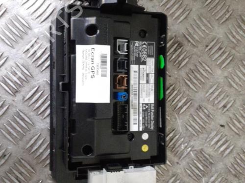 display-monitor-renault-megane-iii-hatchback-bz01_-b3_-2008-24756813 main image