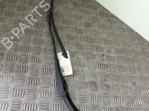 Used Front windshield wiper arm BMW 1 (F20) 118 d (143 hp) 24746912