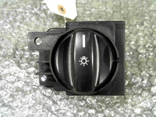 Used Headlight switch MERCEDES-BENZ B-CLASS Sports Tourer (W245) B 180 CDI (245.207) (109 hp) 24752159